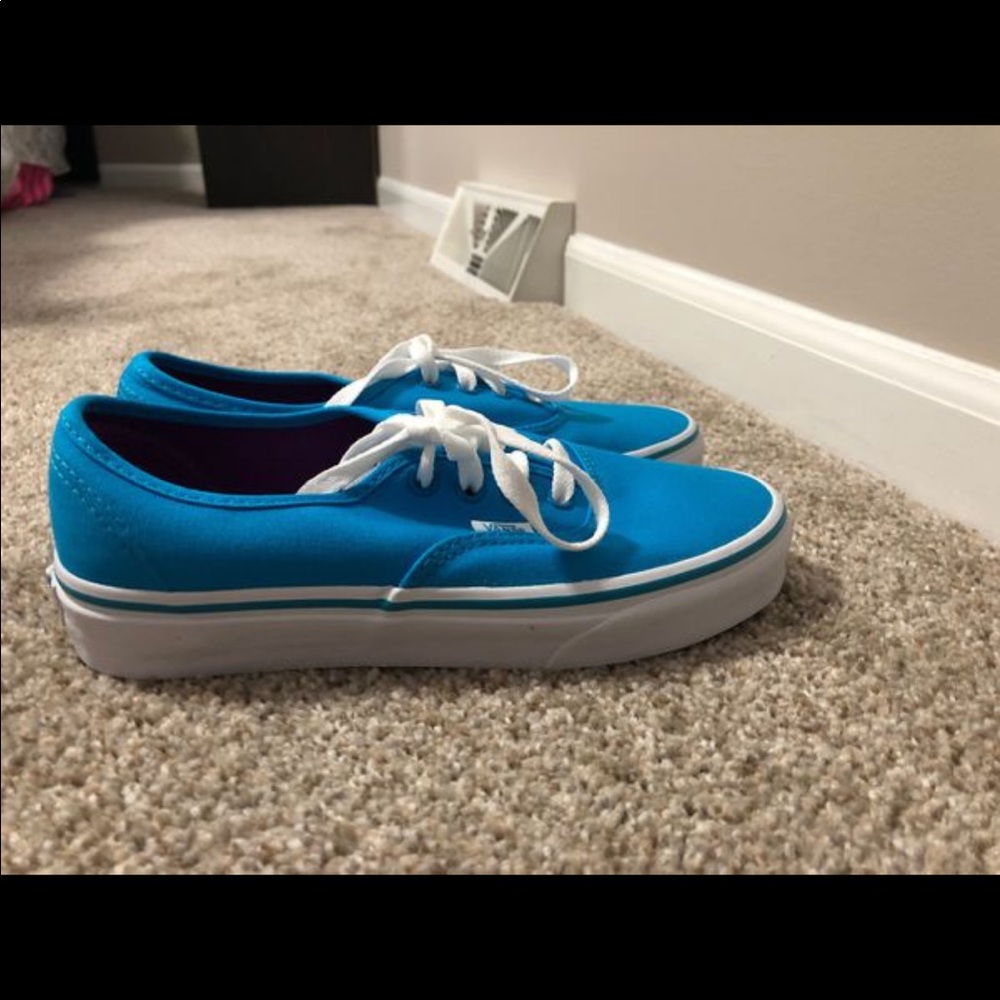 Vans - Picture 2 of 3